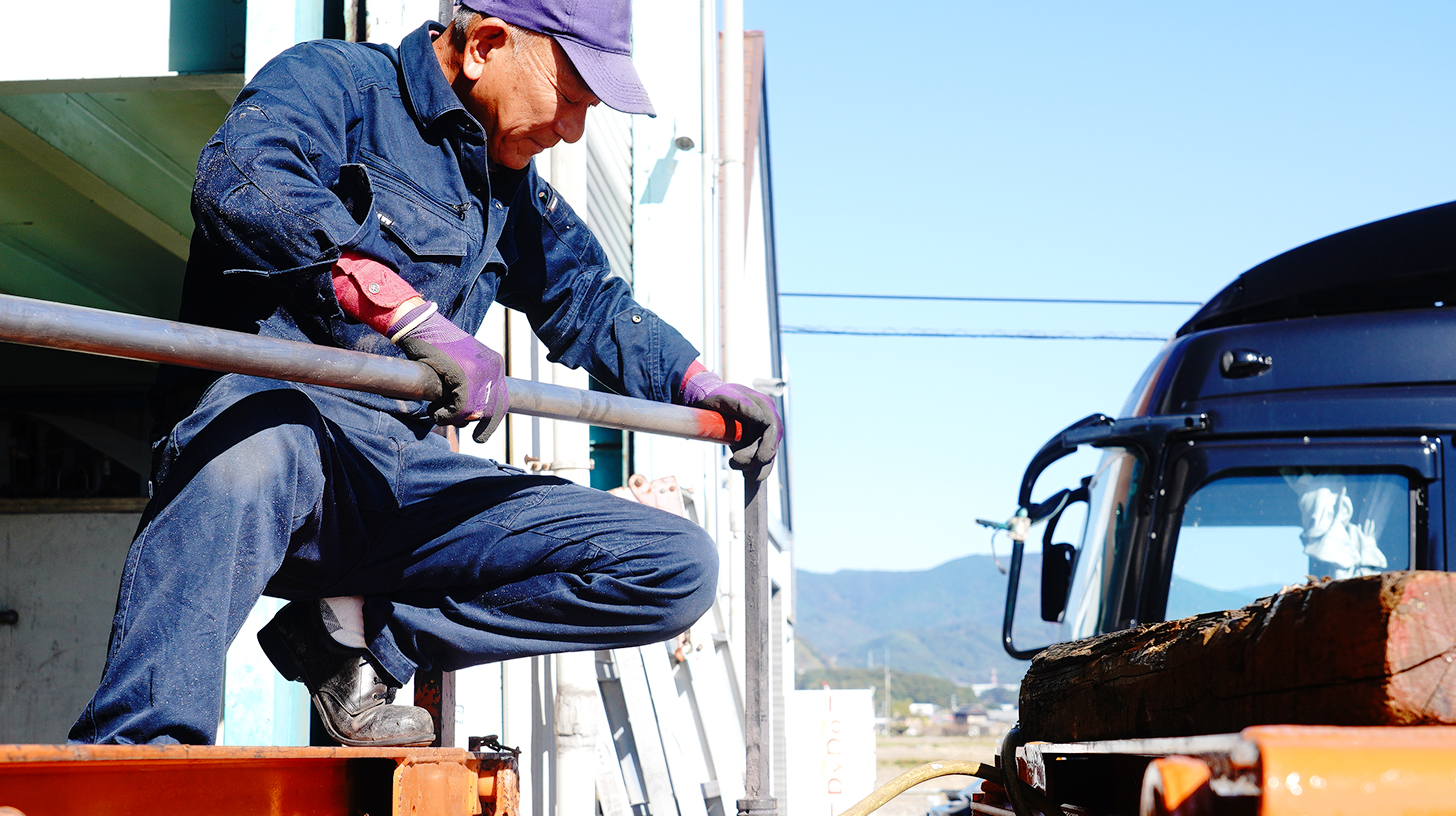 株式会社エイチワークス ｜ トラックカスタム専用