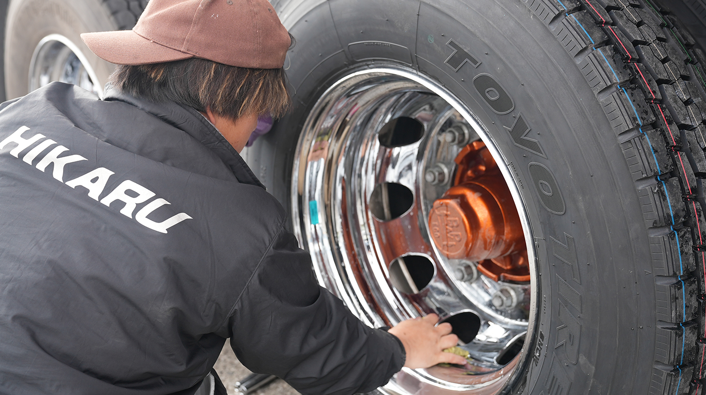 株式会社エイチワークス ｜ トラックカスタム専用